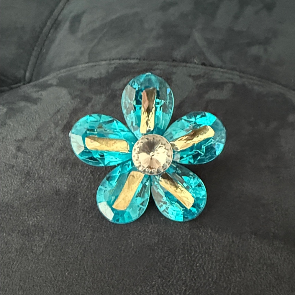 Elegant Blue Flower Brooch